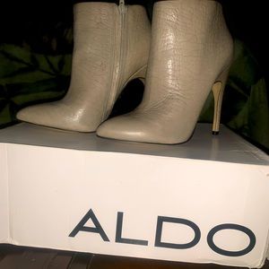 Aldo stiletto light grey bootie